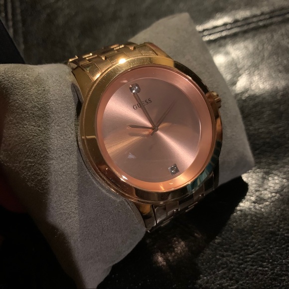 GUESS Watch - Picture 5 of 8